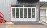 新山下ホール